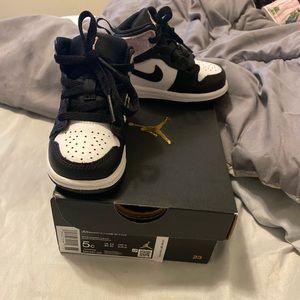 8 pair boys size 5c Jordan 1 MID and Retro OG